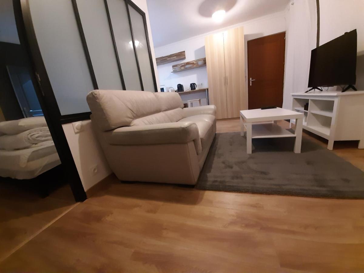 Appartement 2 Pieces, Proche Rer, Bus Et Chateau Rambouillet Exterior foto